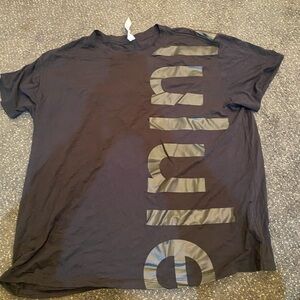 Lululemon boyfriend tee